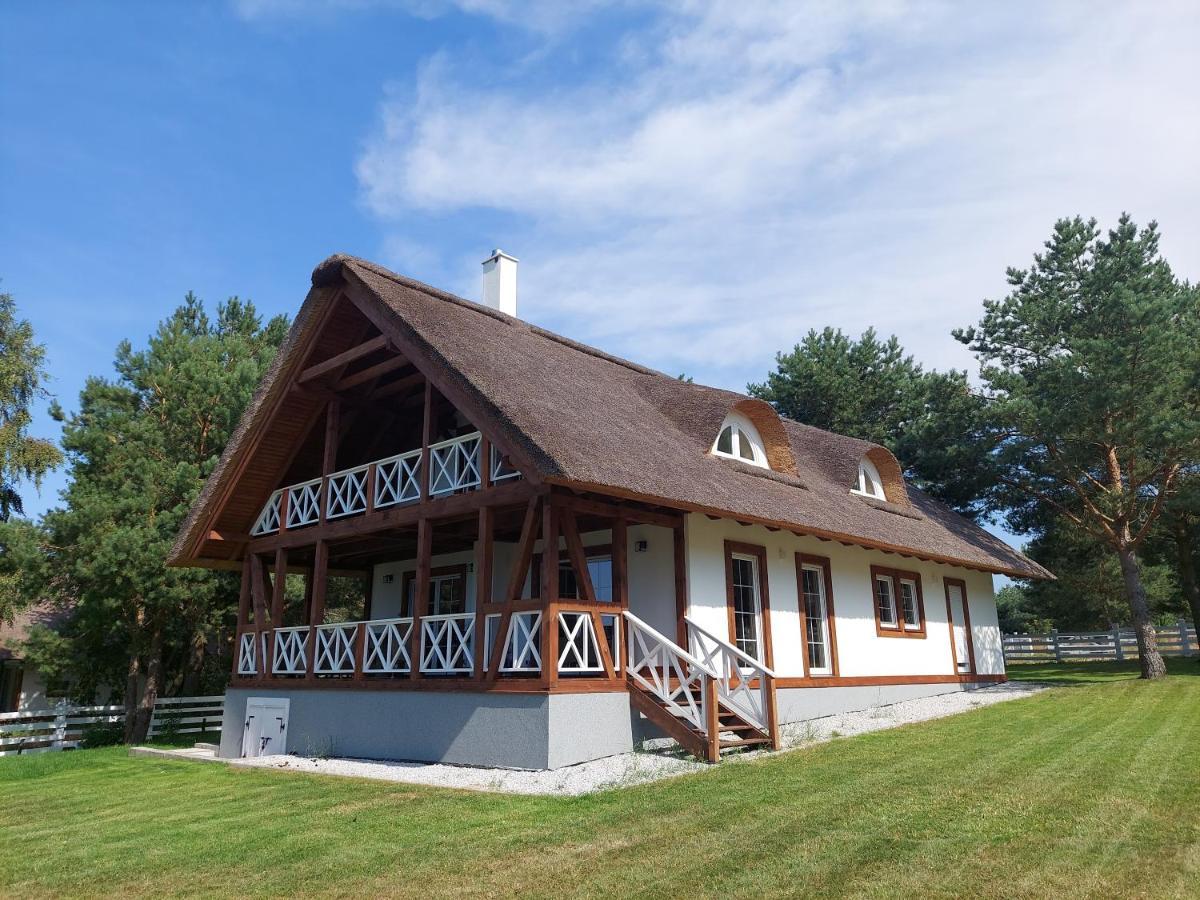 Вилла Greyowka Dom Kryty Strzecha W Gardna Park Czysta Экстерьер фото